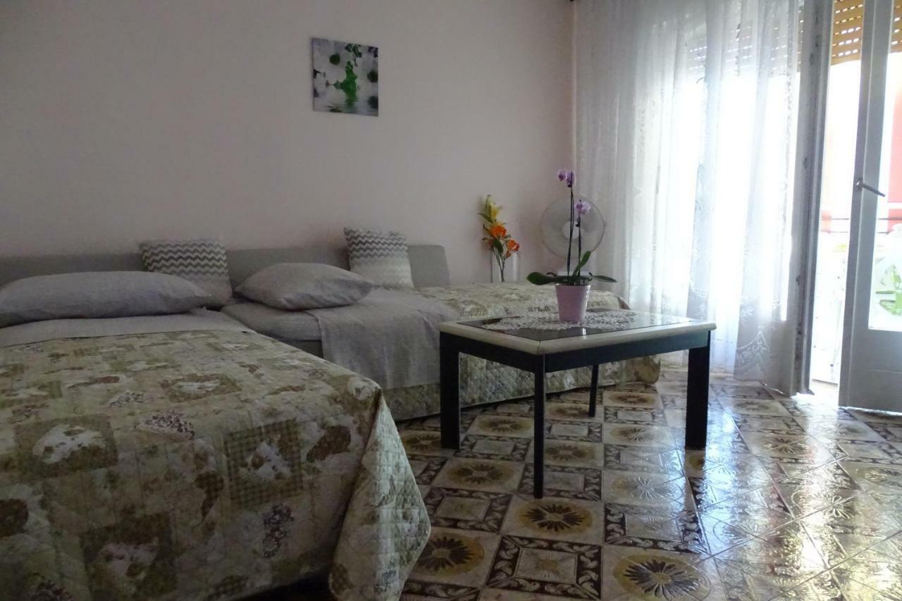 Apartment Parenzana Bibali 65 A 52460-Buje Exterior foto